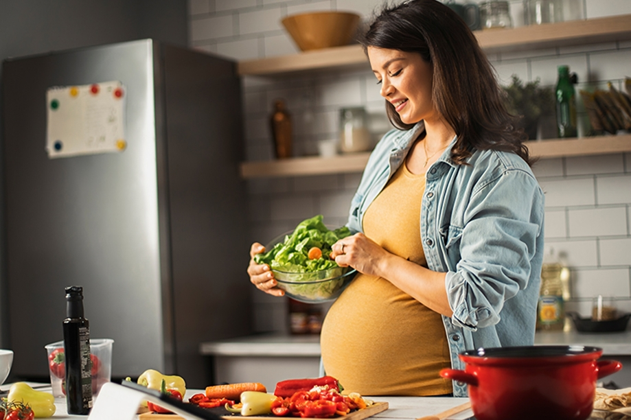 Mindful Eating During Pregnancy: Beyond the Basics